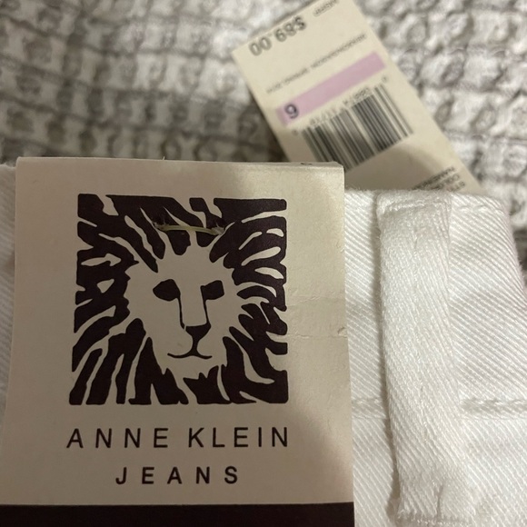 Anne Klein White Jeans - Picture 2 of 3